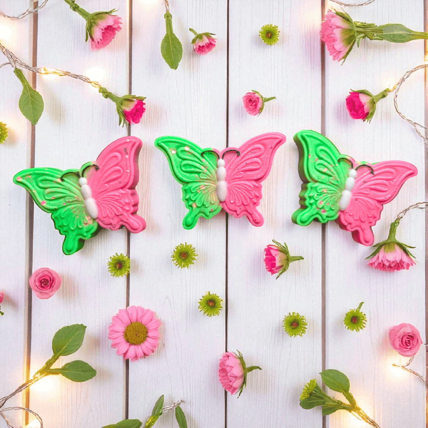 Frosted Damson & Star Anise - Butterfly Wax Melt - avarosearomas