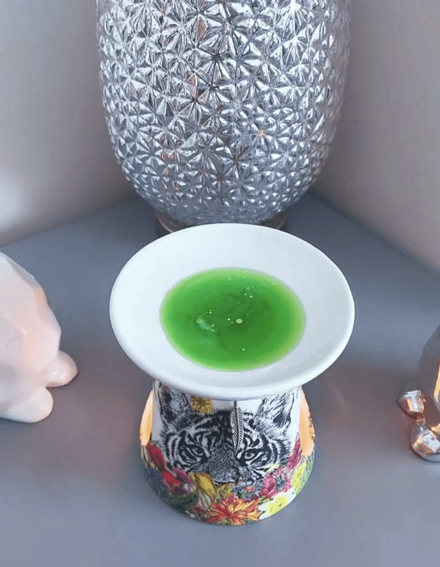 How Do Wax Melts Work? - avarosearomas