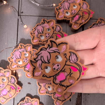 Chunky Knit Cardigan - Highland Cow Wax Melt - avarosearomas