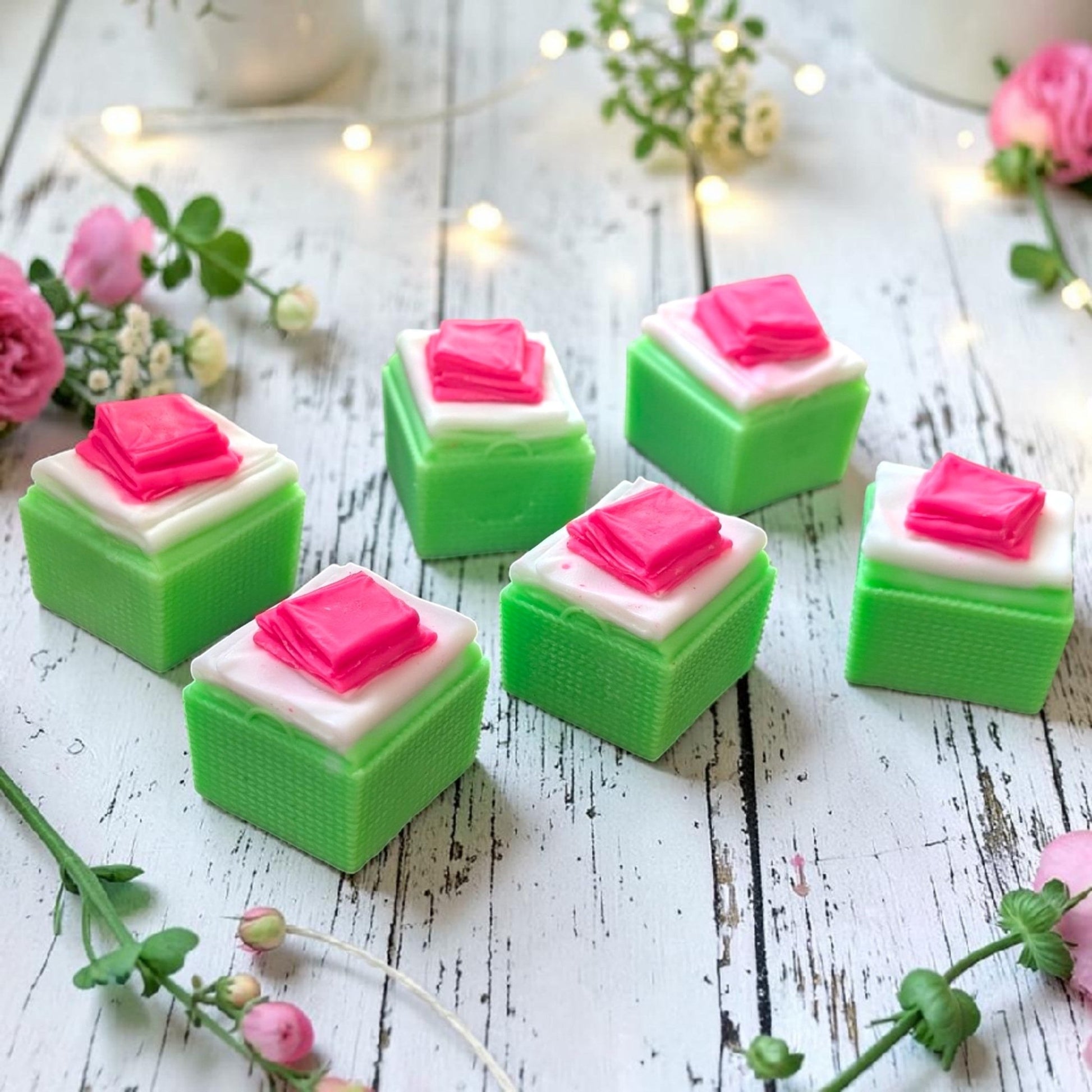 Comfy Waterlily & Lime Laundry Basket Wax Melt - avarosearomas