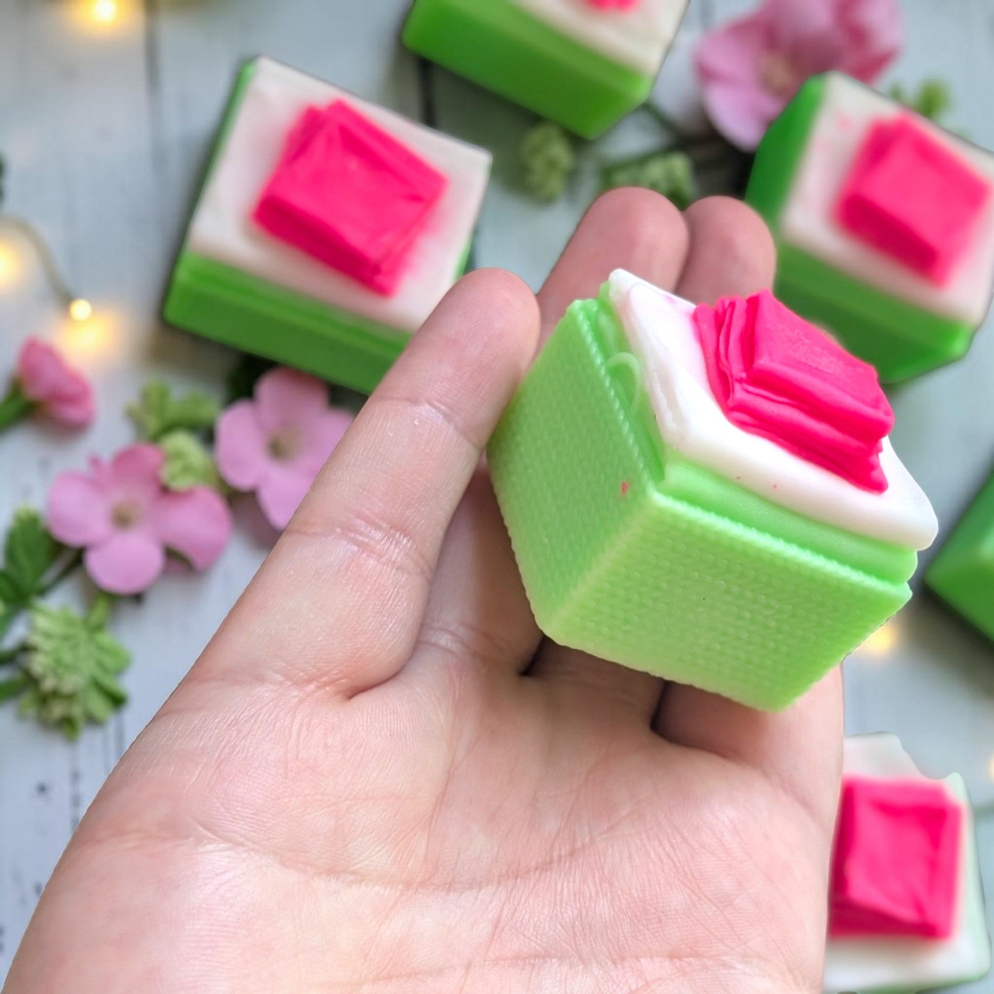 Comfy Waterlily & Lime Laundry Basket Wax Melt - avarosearomas