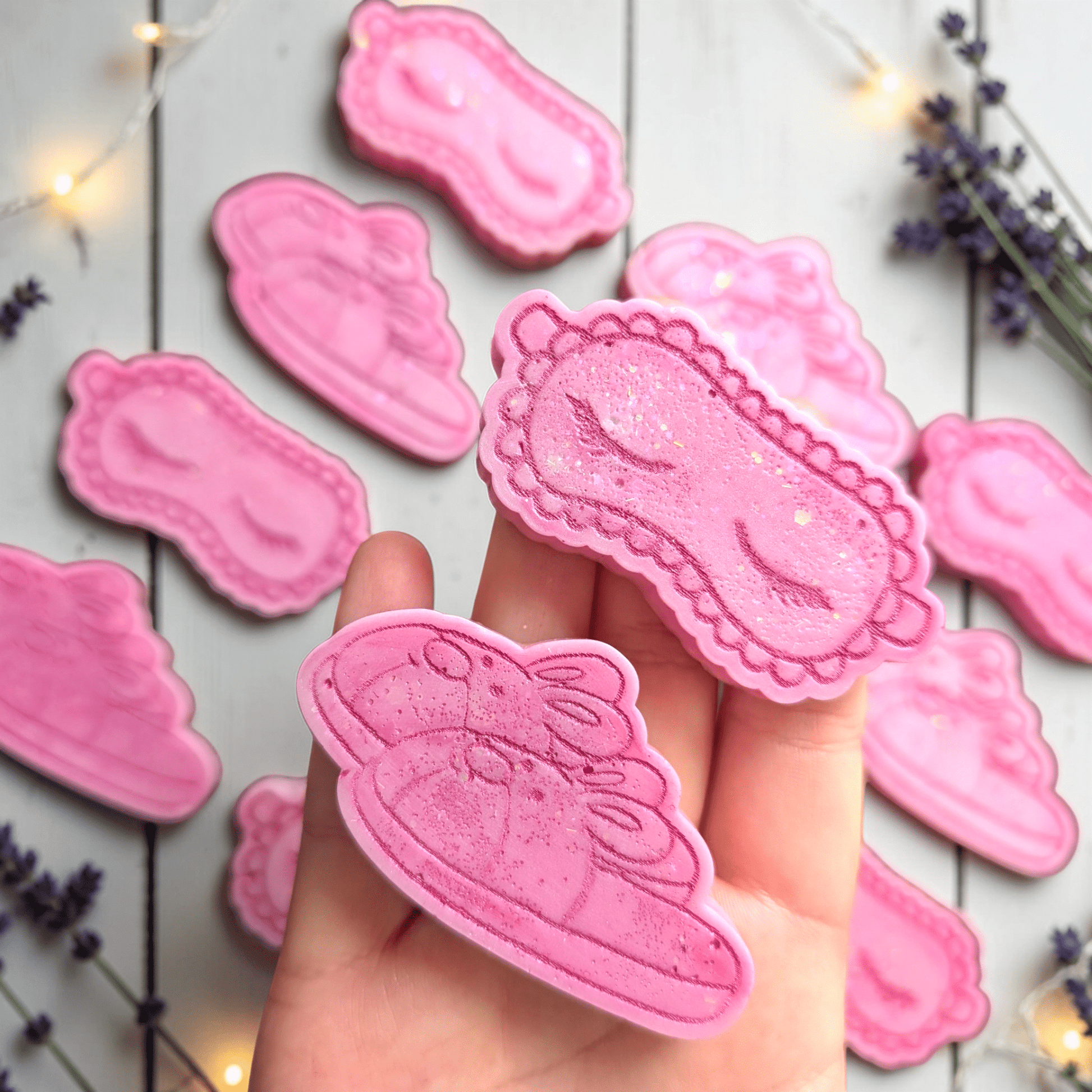 Honeyed Lavender & Amber Glow - Mask & Bunny Slippers Wax Melt - avarosearomas