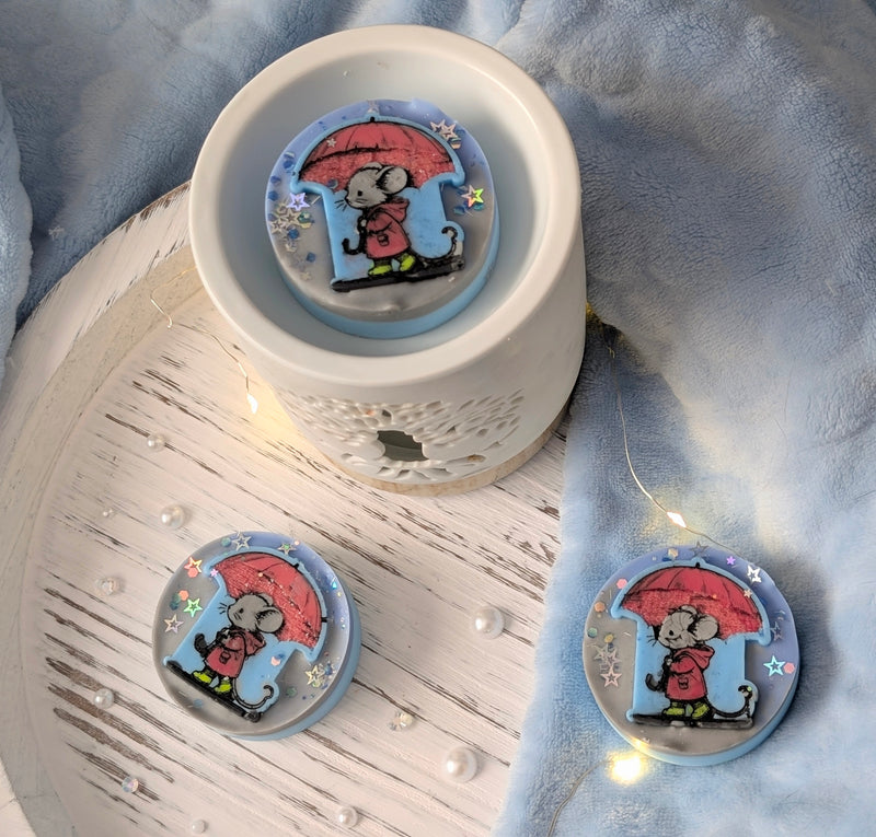Raining Outside, Reading Inside – Mouse Wax Melt Slab