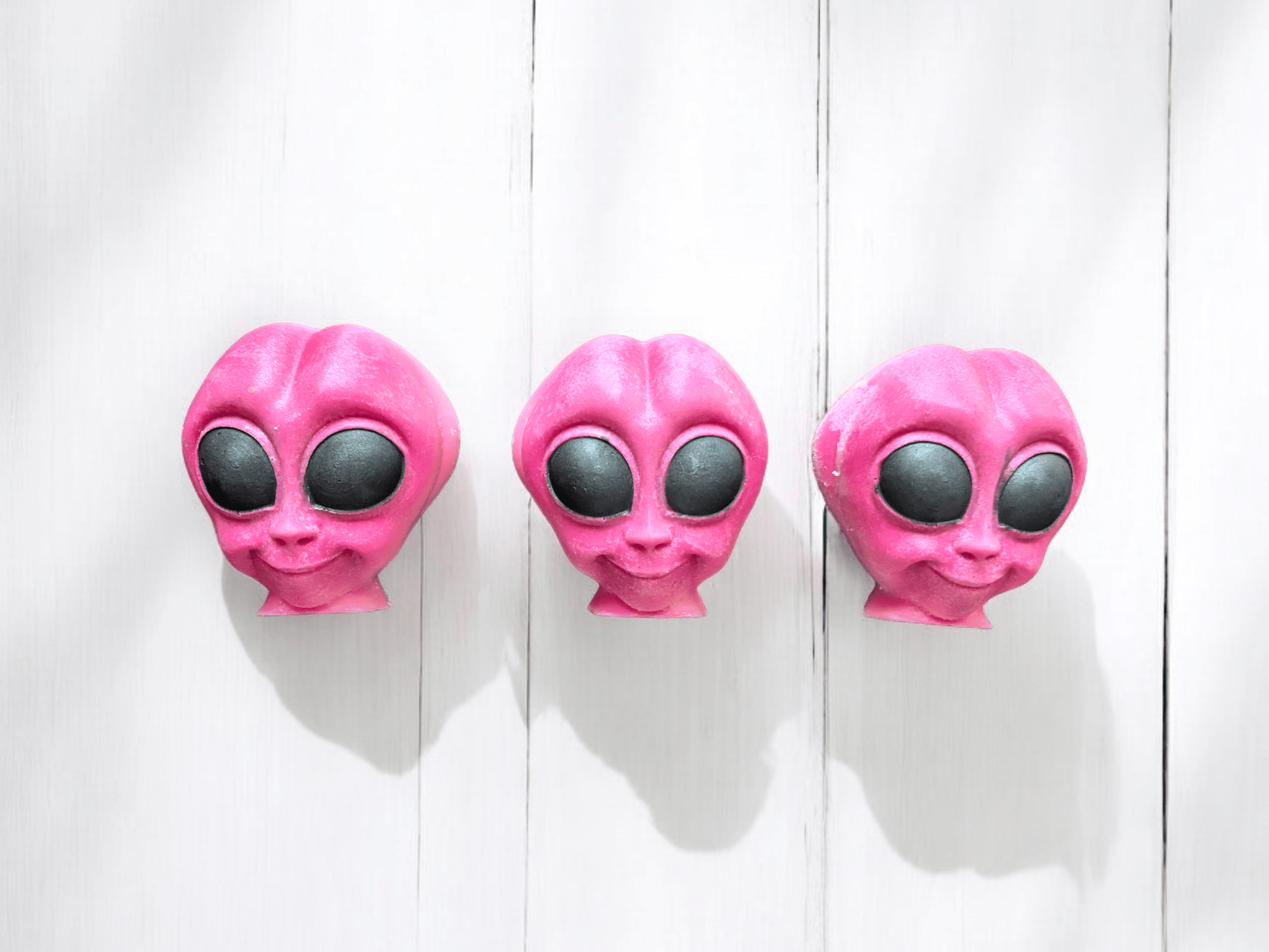 Ruby Razzberry - Alien Wax Melt - avarosearomas